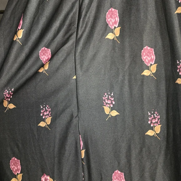 Easy Essentials- Black and Pink- Floral- Maxi- 3/4 Zip- Lounge Dress- 3X - Picture 3 of 9